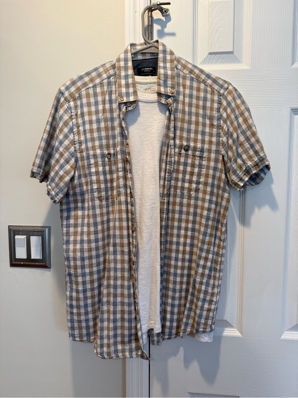 crown & ivy Short Sleeve Plaid Button-Down Shirt - Brown & Gray